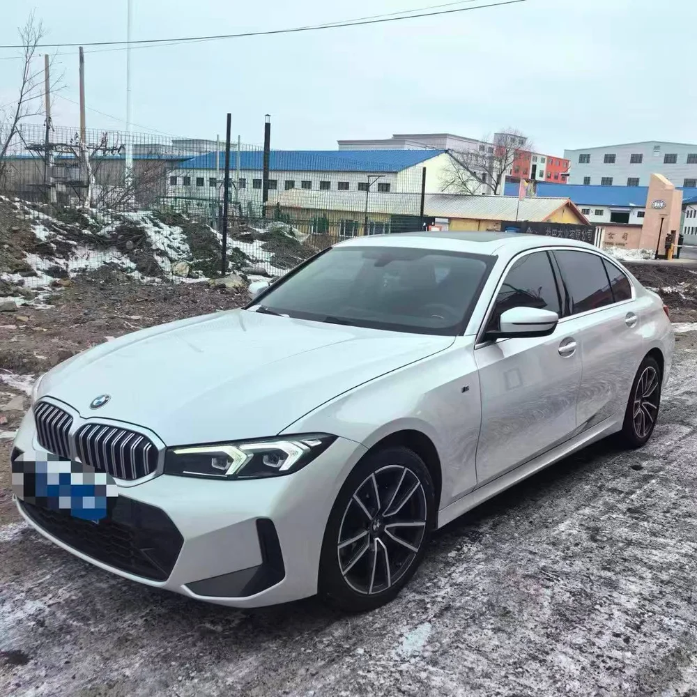 BMW 320Li — фото из канала Pacific Way